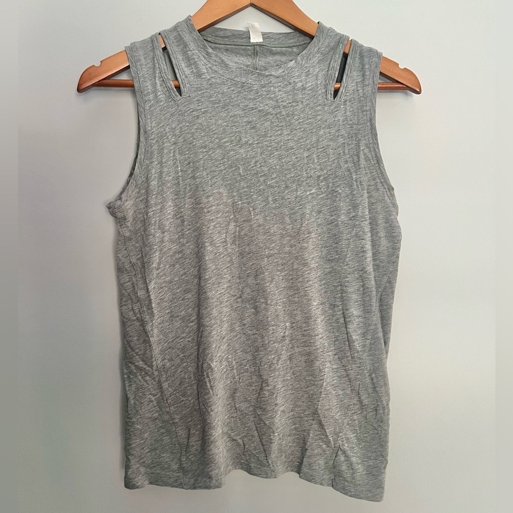 Lululemon Athletica Gray Sleeveless Muscle Tee with Cut Out Grey Size 2